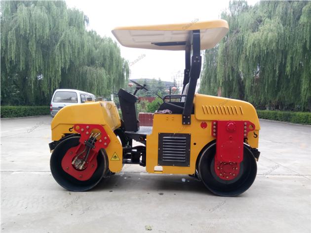  Ride-on vibratory roller Ride-on hydraulic vibratory roller Model of small roller KYL-Z1090C Ride-o