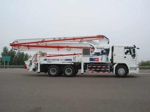 HOWO CONCRETE PUMP TRUCK 37M 48M