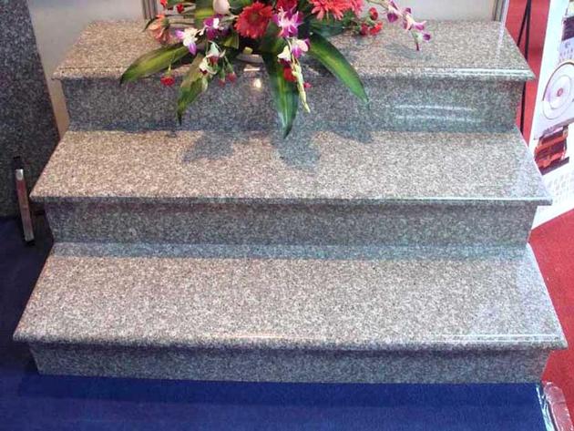 Low price natrual stone granite step or stair tiles cut in size