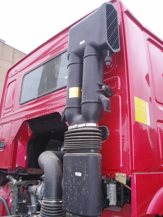HOWO TRACTOR TRUCK 4X2 ZZ4187N3517V