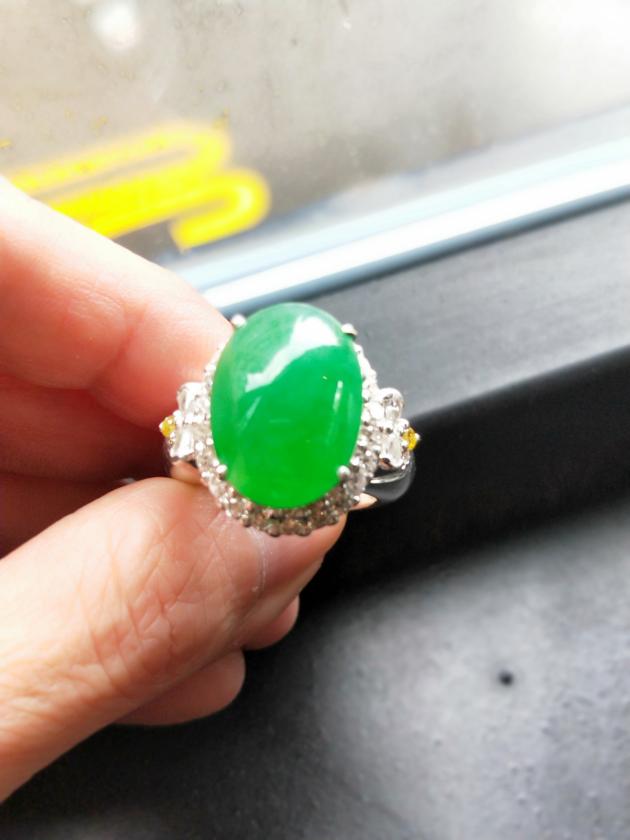 Type A natural jadeite jade ring