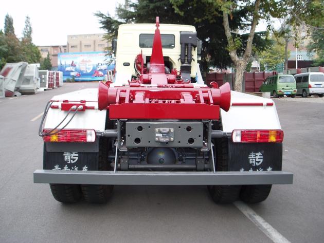 SINOTRUK HOOK LIFT GARBAGE TRUCK 17T