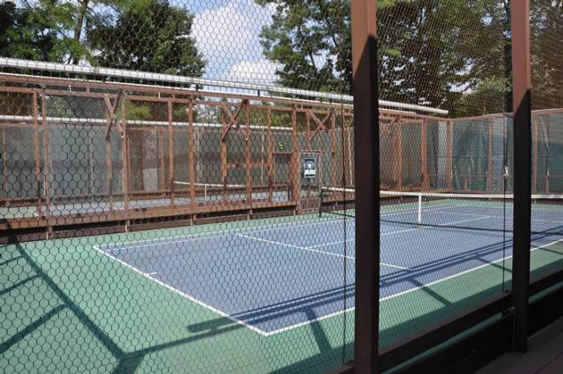 Paddle Tennis And Platform Tennis Fencing