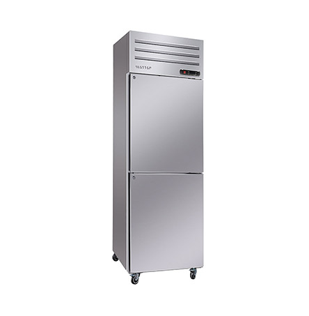 REACH IN FREEZER