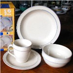 Sell Stock Lot CT133 -  16 PC Dinner Set