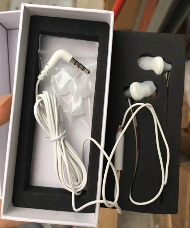 Original Panasonic Wired Earphones HJE125 retail from citi