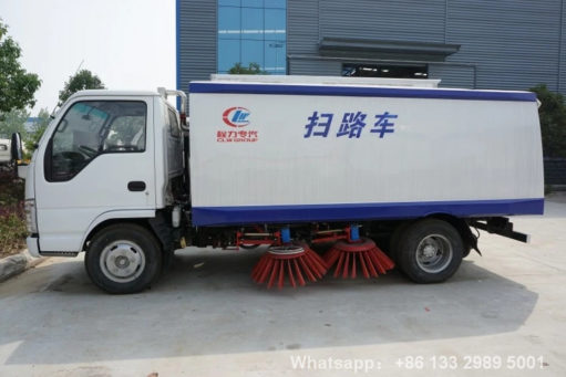 3 Ton Isuzu Road Sweeper Truck