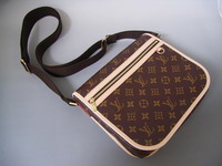 replica Louis Vuitton Monogram Canvas Messenger MM M40106