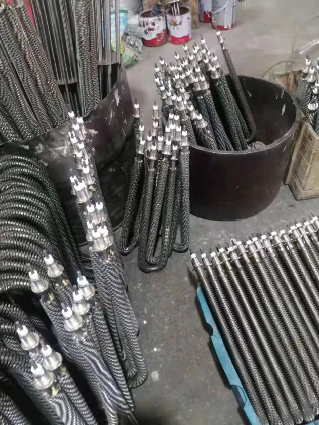 Electric heating element for heating resistor / tube