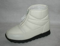 white children snowshoes