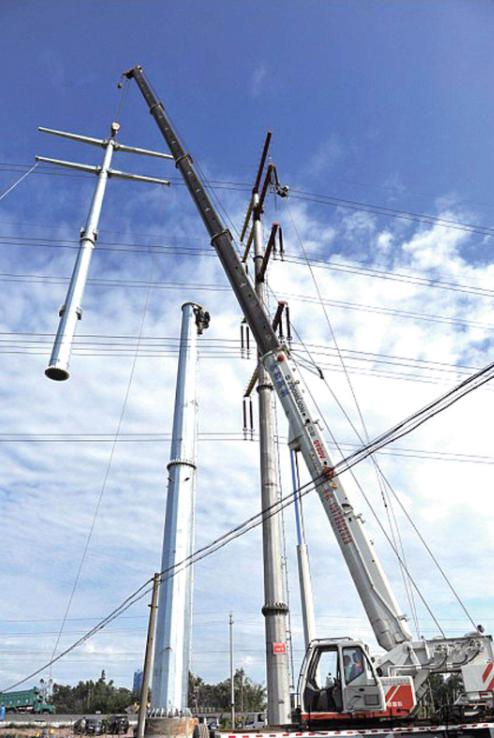 China 10kv high-strength anti-seismic galvanized Transmission steel tube pole supplier
