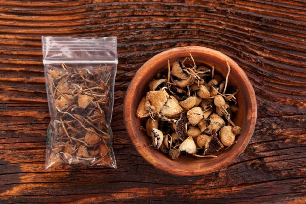SELL MAGIC MUSHROOMS PSYCHEDELICS DRUGS