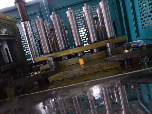 Tube Shoulder Injection Molding Machine