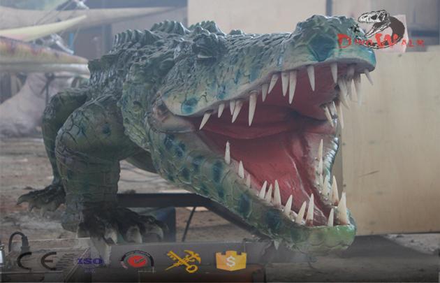 real life size crocodile simulation with movement Animatronic animals