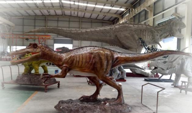 Artificial dinosaur skeleton sculpture model