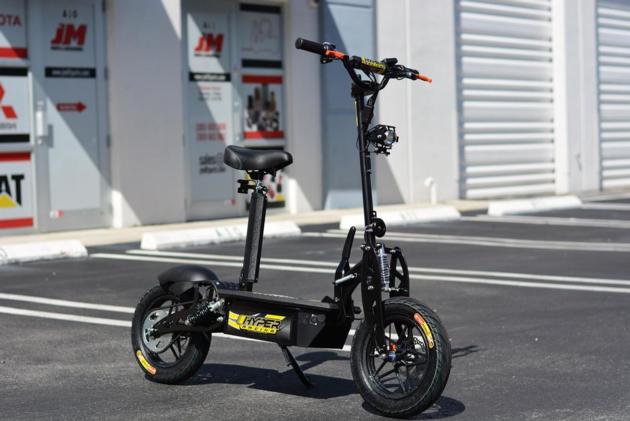 LITHIUM HYPER-RACING 2000 WATT EDITION 60v Electric Scooter 10" (Black)