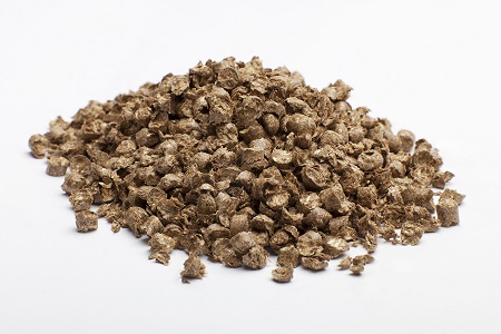 Chopped wheat straw pellets for livestock bedding