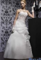Fashionable wedding dress