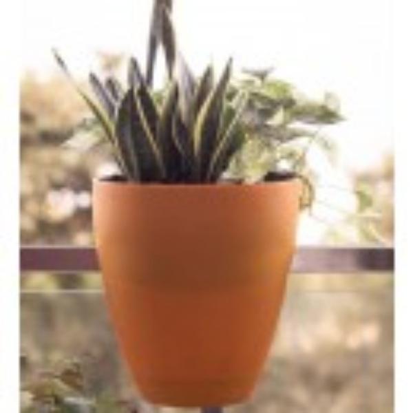 BESTSELLER: ORANGE RAILING PLASTIC PLANTER