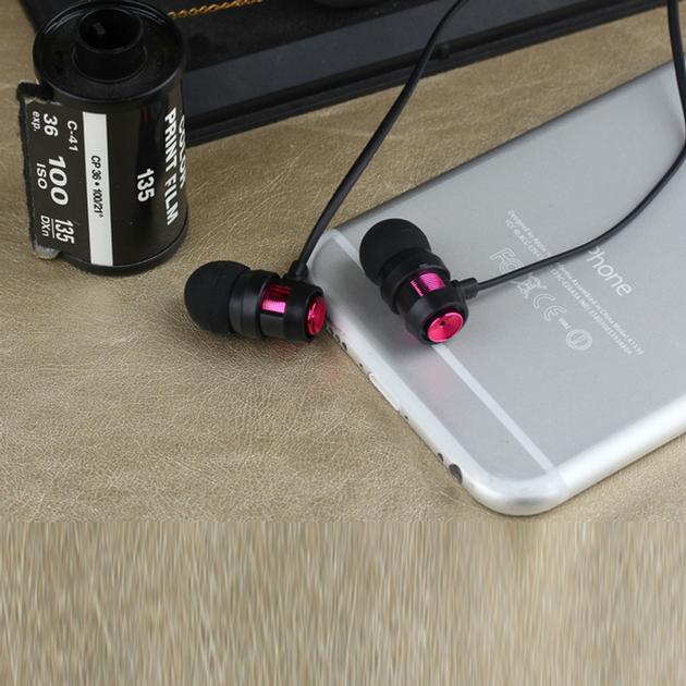 Portable Media Player Use Metal Headphone