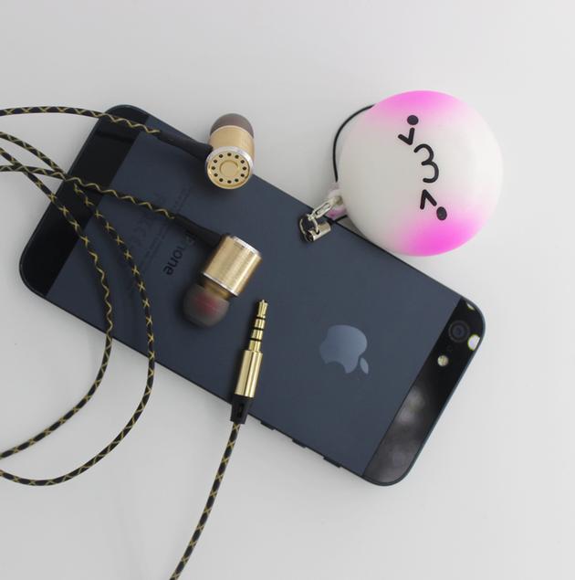 Noise Cancelling, Microphone Function and In-Ear Style metal stereo earphones