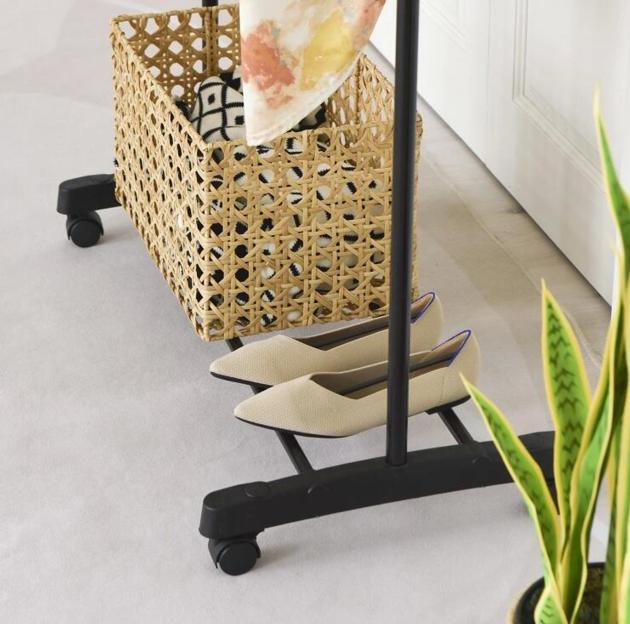 30% off-Expandable Movable Garment Rack for Efficient Bulk Storage
