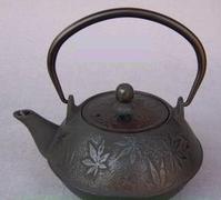 Offer iron teapot 0.9L