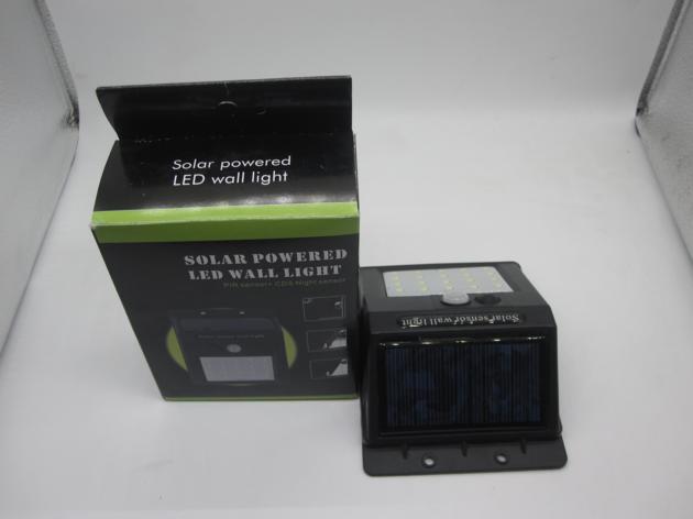 12 Dual-headed Energy Saving LED Solar Motion Sensor Wall Light 