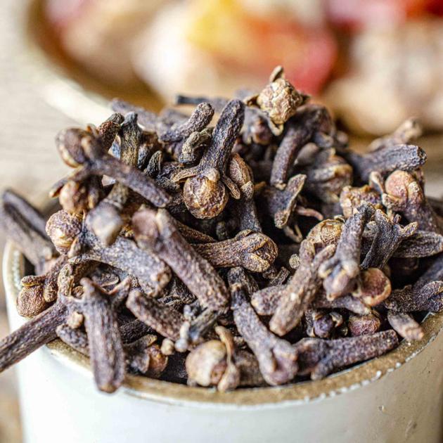WHOLE CLOVES