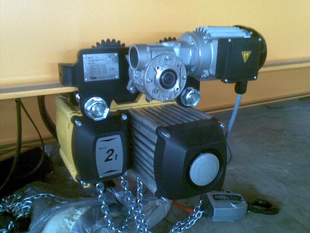 Full Boar 475kg Electric Hoist