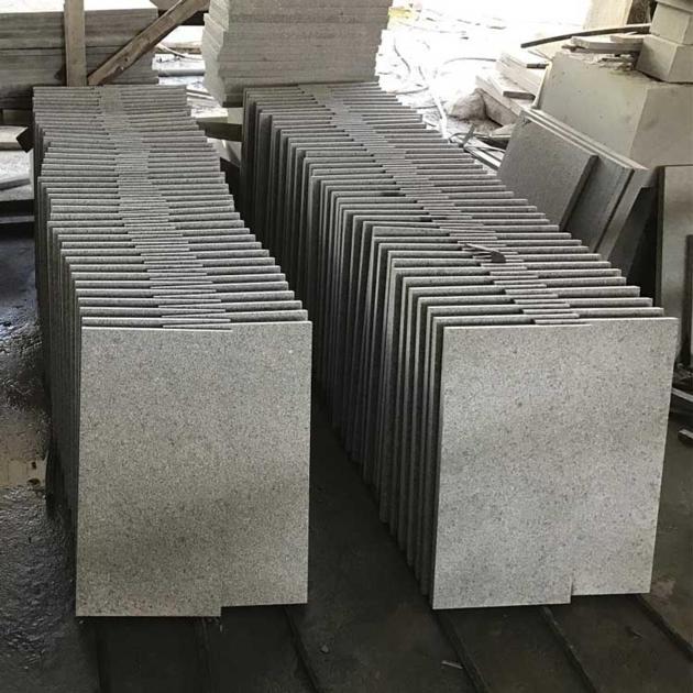 G654 Dark Grey Granite Flamed Paving