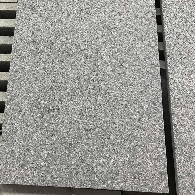 g654 dark grey granite flamed paving stone