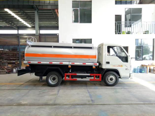 Foton 3000 Liters Refueling Truck For