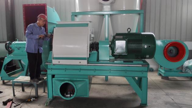 Droplet Fish Feed Crusher
