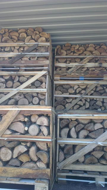 KILN DRIED FIREWOOD HARDWOOD OAK ASH BEECH OLIVE ON PALLETS