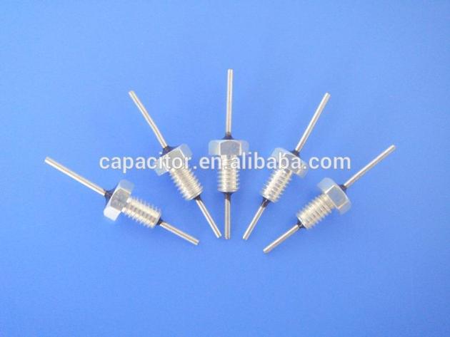 Data lines EMI/RFI filter feed through capacitor