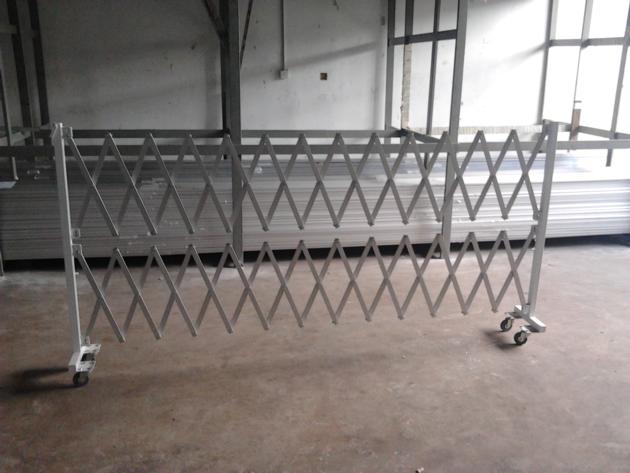 Mild Steel Expandable Barrier