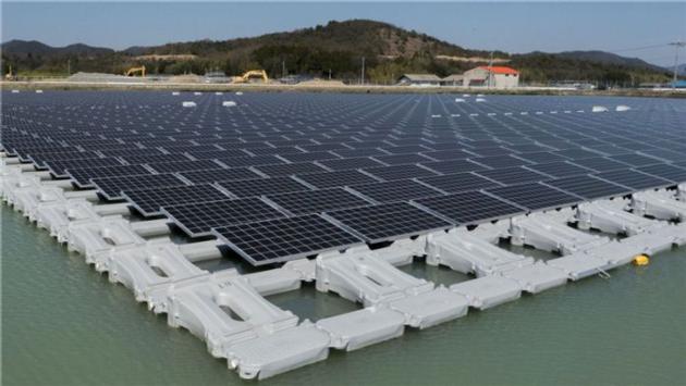 Floating Solar Panel Mounting System