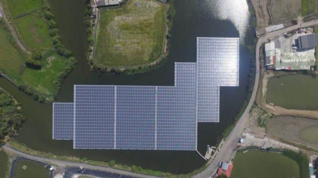 Floating Solar Panel Array