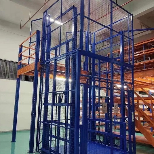 COMMERCIAL CARGO LIFTS