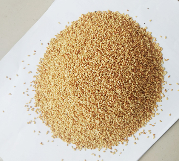 Hulled roasted white sesame seeds 