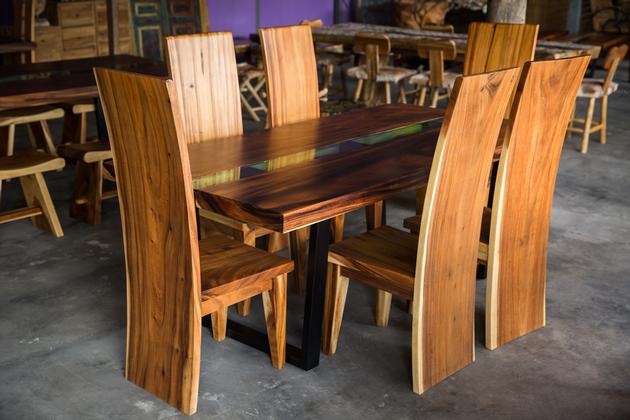 Saur River Table