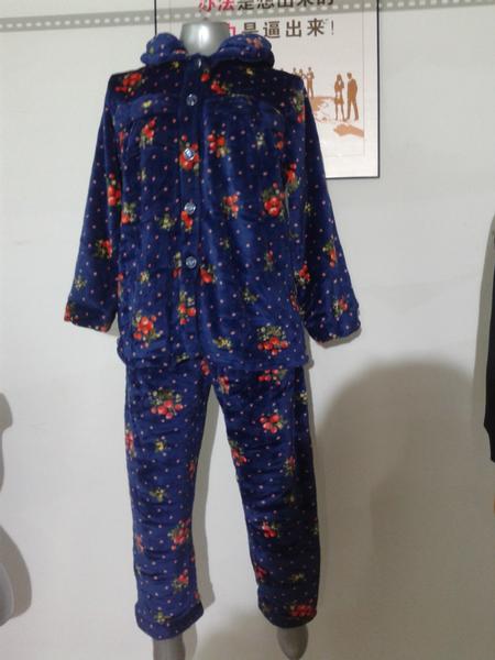 Lady's printed pajamas