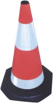 Traffic facilities , roadway safety , traffic cone , traffic sign , traffic light , convex mirror