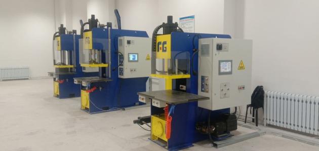 Ceramic core injection machine