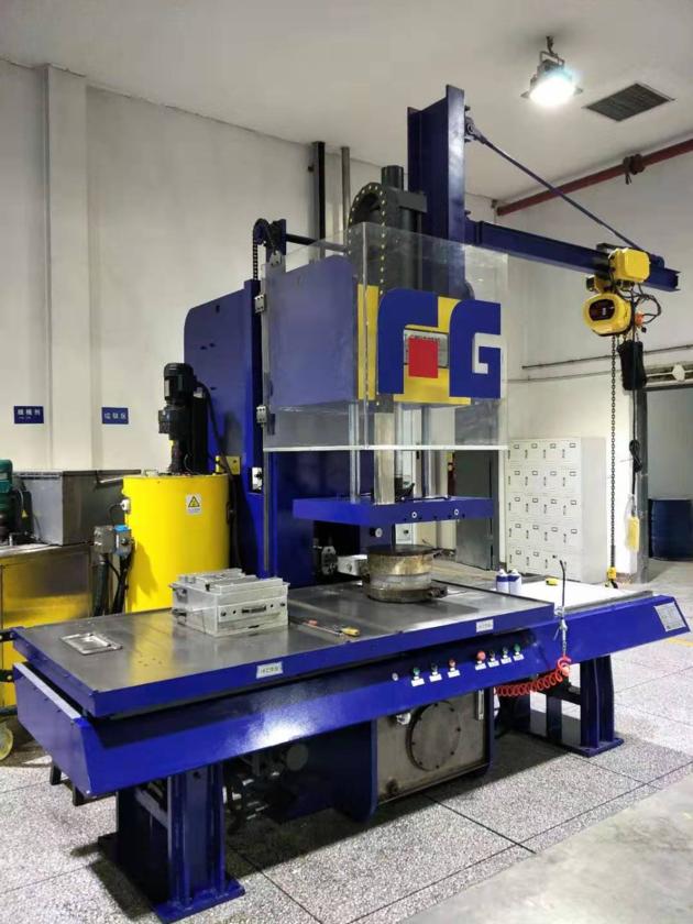 Wax injection machine