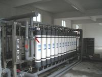 Hollow fiber ultrafiltration device
