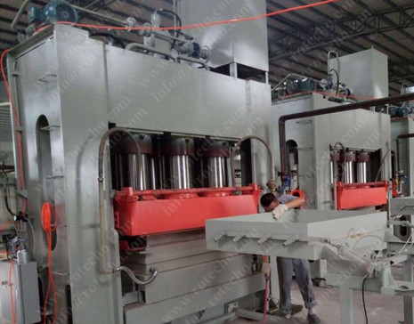 Compressed Wood Pallet Machine