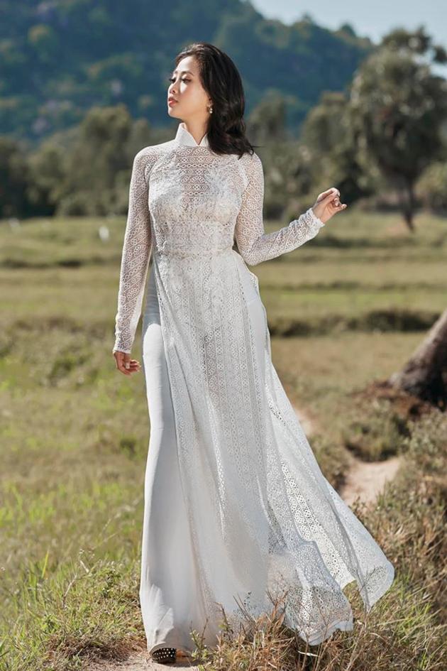 aodai (Vietnamese long dress)