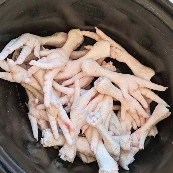 CHICKEN FEET 